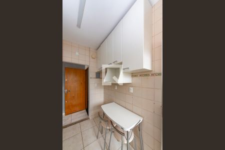 Apartamento para alugar com 90m², 2 quartos e 2 vagas Apartamento para alugar com 90m², 2 quartos e 2 vagasCozinha