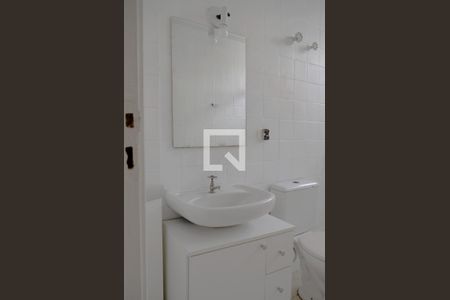 Apartamento para alugar com 74m², 2 quartos e sem vagaBanheiro