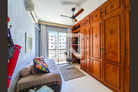 Apartamento à venda com 159m², 4 quartos e 1 vagaQuarto 2
