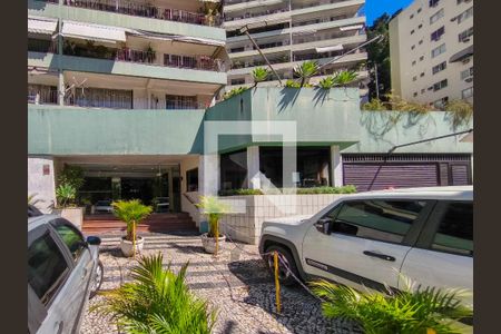 Apartamento à venda com 159m², 4 quartos e 1 vagaFachada e portaria