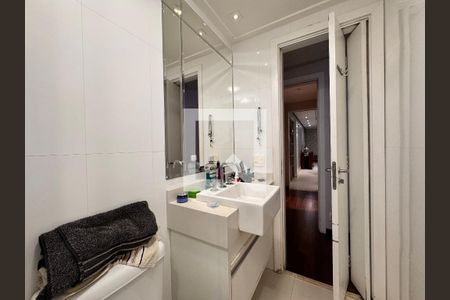 Apartamento à venda com 169m², 3 quartos e 2 vagasBanheiro da Suíte 2