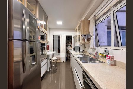 Apartamento à venda com 169m², 3 quartos e 2 vagasCozinha