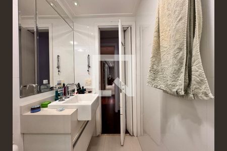 Apartamento à venda com 169m², 3 quartos e 2 vagasBanheiro da Suíte 2