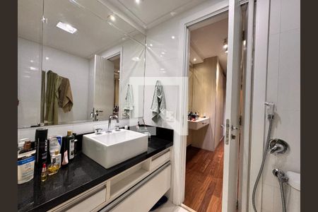 Apartamento à venda com 169m², 3 quartos e 2 vagasBanheiro da Suíte 1