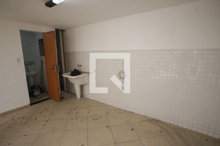 Casa de condomínio à venda com 240m², 4 quartos e 2 vagasÁrea de Serviço