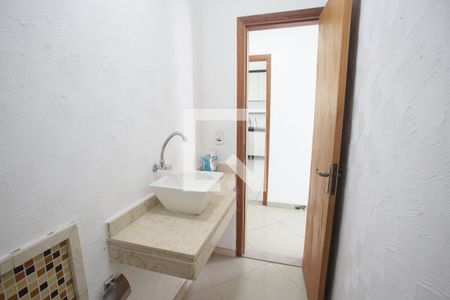 Casa de condomínio à venda com 240m², 4 quartos e 2 vagasLavabo