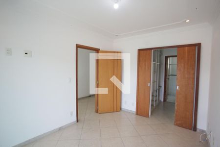 Casa de condomínio à venda com 240m², 4 quartos e 2 vagasQuarto Suíte 2