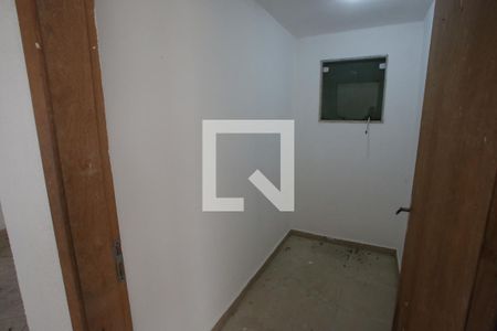 Casa de condomínio à venda com 240m², 4 quartos e 2 vagasQuarto de ferramentas
