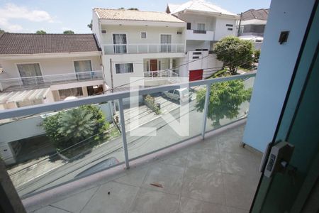 Casa de condomínio à venda com 240m², 4 quartos e 2 vagasVaranda da Suíte 2