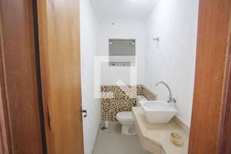 Casa de condomínio à venda com 240m², 4 quartos e 2 vagasLavabo