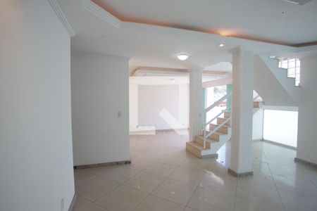 Sala de casa de condomínio à venda com 4 quartos, 240m² em Taquara, Rio de Janeiro