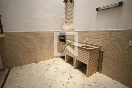 Casa de condomínio à venda com 240m², 4 quartos e 2 vagasChurrasqueira