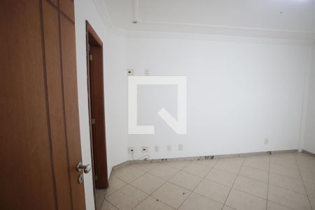 Casa de condomínio à venda com 240m², 4 quartos e 2 vagasQuarto Suíte 1