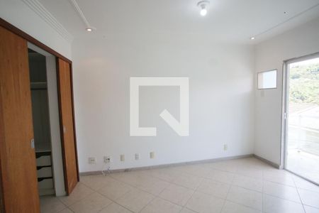 Casa de condomínio à venda com 240m², 4 quartos e 2 vagasQuarto Suíte 2