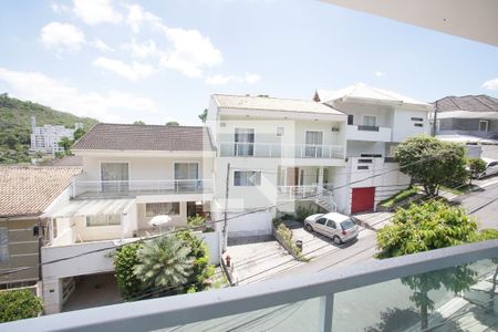 Casa de condomínio à venda com 240m², 4 quartos e 2 vagasVaranda da Suíte 2