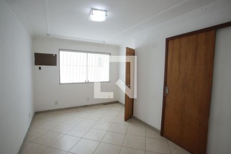 Casa de condomínio à venda com 240m², 4 quartos e 2 vagasQuarto
