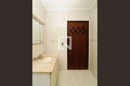 Casa à venda com 180m², 4 quartos e 2 vagasBanheiro da Suíte