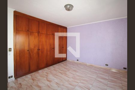 Casa à venda com 180m², 4 quartos e 2 vagasSuíte