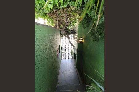 Casa à venda com 180m², 4 quartos e 2 vagasEntrada