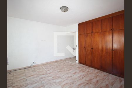 Casa à venda com 180m², 4 quartos e 2 vagasSuíte
