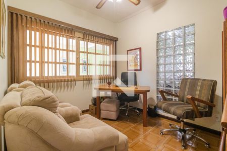 Casa à venda com 270m², 4 quartos e 2 vagasEscritório