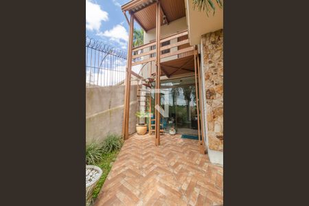 Casa à venda com 270m², 4 quartos e 2 vagasEntrada