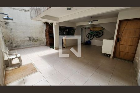 Casa para alugar com 110m², 2 quartos e 2 vagasQuintal