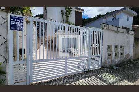 Casa para alugar com 110m², 2 quartos e 2 vagasFachada