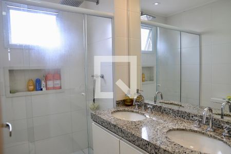 Apartamento à venda com 200m², 3 quartos e 3 vagasBanheiro Suíte Master