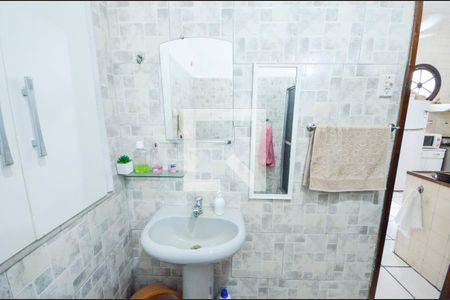 Casa à venda com 253m², 5 quartos e 3 vagas Casa à venda com 253m², 5 quartos e 3 vagasBanheiro 2