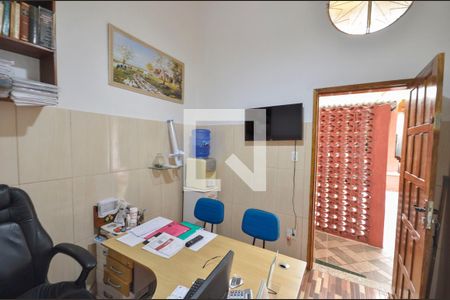 Casa à venda com 253m², 5 quartos e 3 vagas Casa à venda com 253m², 5 quartos e 3 vagasQuarto 2