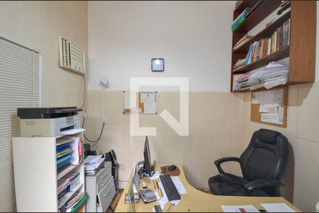 Casa à venda com 253m², 5 quartos e 3 vagas Casa à venda com 253m², 5 quartos e 3 vagasQuarto 2