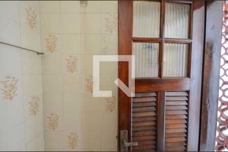 Casa à venda com 253m², 5 quartos e 3 vagas Casa à venda com 253m², 5 quartos e 3 vagasBanheiro 1