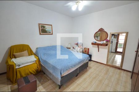 Casa à venda com 253m², 5 quartos e 3 vagas Casa à venda com 253m², 5 quartos e 3 vagasQuarto 3