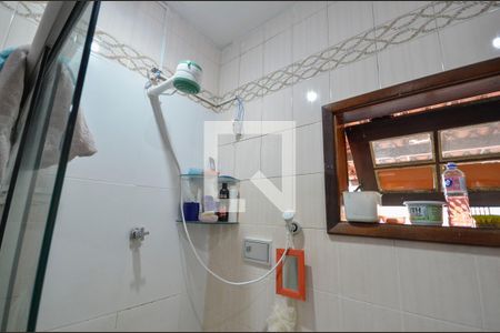 Casa à venda com 253m², 5 quartos e 3 vagas Casa à venda com 253m², 5 quartos e 3 vagasBanheiro da Suíte 1