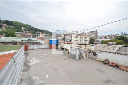 Casa à venda com 253m², 5 quartos e 3 vagas Casa à venda com 253m², 5 quartos e 3 vagasTerraço