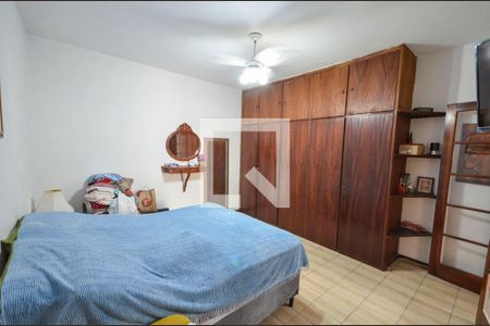 Casa à venda com 253m², 5 quartos e 3 vagas Casa à venda com 253m², 5 quartos e 3 vagasQuarto 3