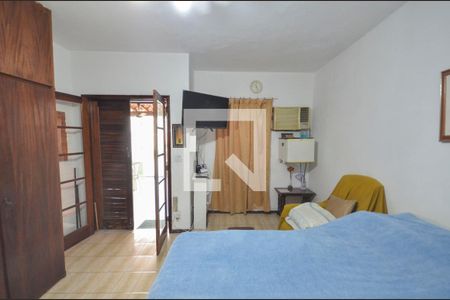 Casa à venda com 253m², 5 quartos e 3 vagas Casa à venda com 253m², 5 quartos e 3 vagasQuarto 3