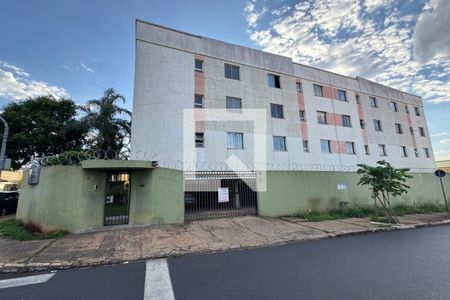 Apartamento para alugar com 45m², 2 quartos e 1 vaga Apartamento para alugar com 45m², 2 quartos e 1 vagaFachada