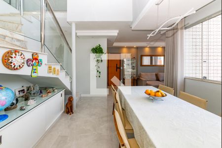 Apartamento para alugar com 241m², 3 quartos e 2 vagas Apartamento para alugar com 241m², 3 quartos e 2 vagasSala