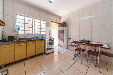 Casa para alugar com 70m², 1 quarto e 2 vagasCozinha 