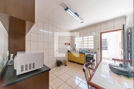 Casa para alugar com 70m², 1 quarto e 2 vagasCozinha 