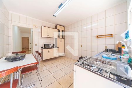 Casa para alugar com 70m², 1 quarto e 2 vagasCozinha 