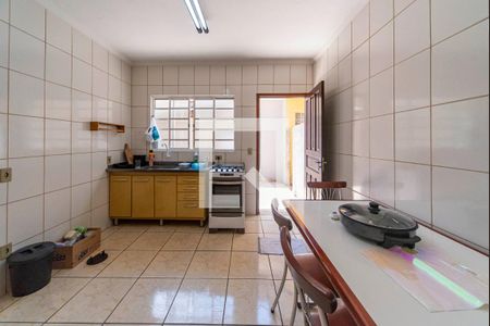 Casa para alugar com 70m², 1 quarto e 2 vagasCozinha 