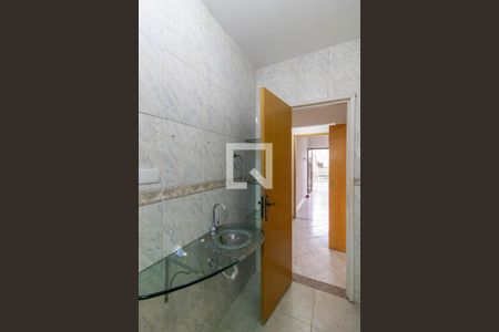 Casa para alugar com 80m², 2 quartos e 1 vaga Casa para alugar com 80m², 2 quartos e 1 vagaBanheiro