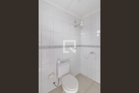 Casa para alugar com 80m², 2 quartos e 1 vaga Casa para alugar com 80m², 2 quartos e 1 vagaBanheiro de Serviço