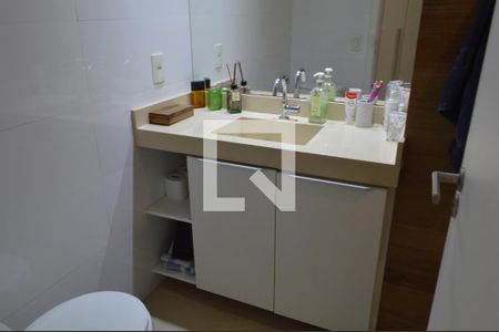 Apartamento à venda com 73m², 2 quartos e 1 vaga Apartamento à venda com 73m², 2 quartos e 1 vagaBanheiro da Suíte