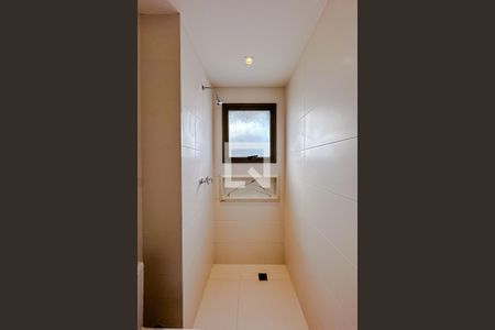 Apartamento à venda com 73m², 2 quartos e 2 vagasBanheiro da Suíte 1