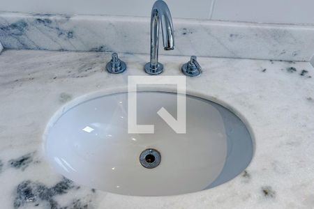 Apartamento à venda com 73m², 2 quartos e 2 vagasBanheiro da Suíte 1