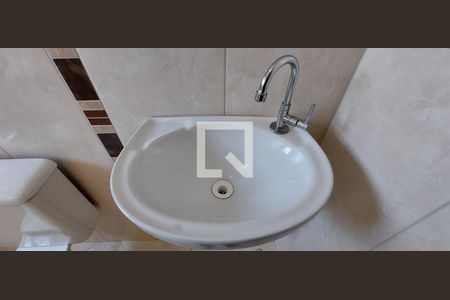 Casa à venda com 105m², 2 quartos e 2 vagasBanheiro Quarto 2 suíte